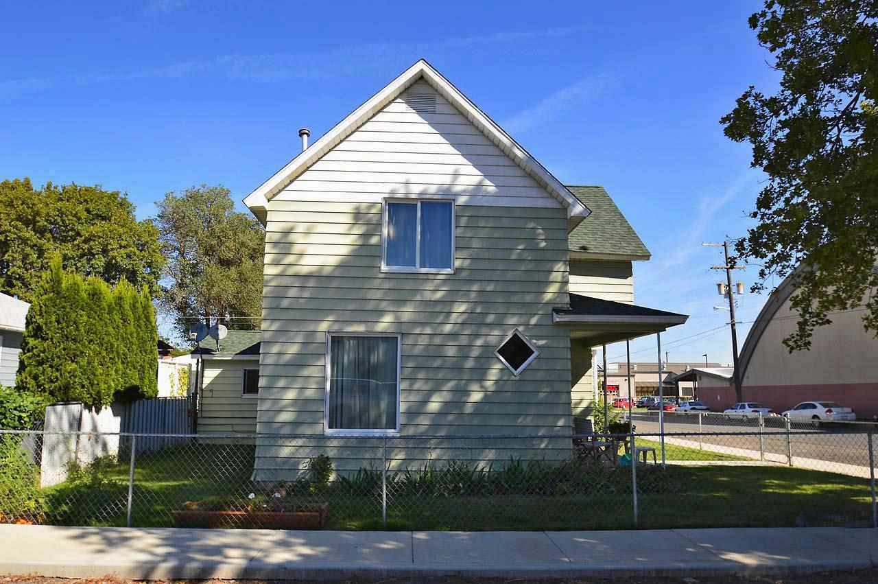 808 7th - Photo 16