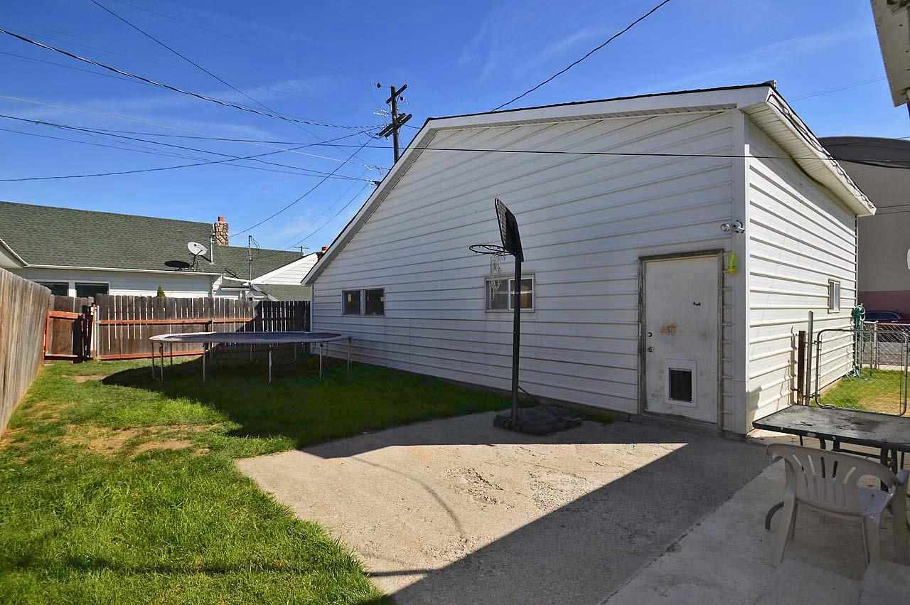 808 7th - Photo 19