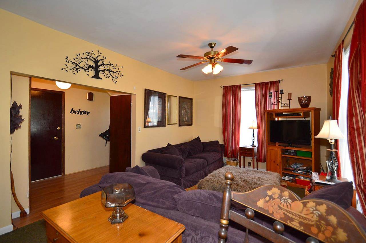 808 7th - Photo 3