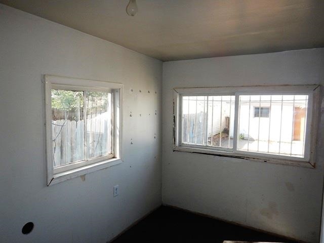 2927 E Heroy  Avenue - Photo 5