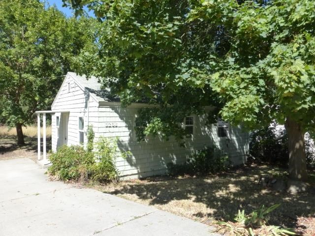 3238 W North Loop Ave - Photo 1