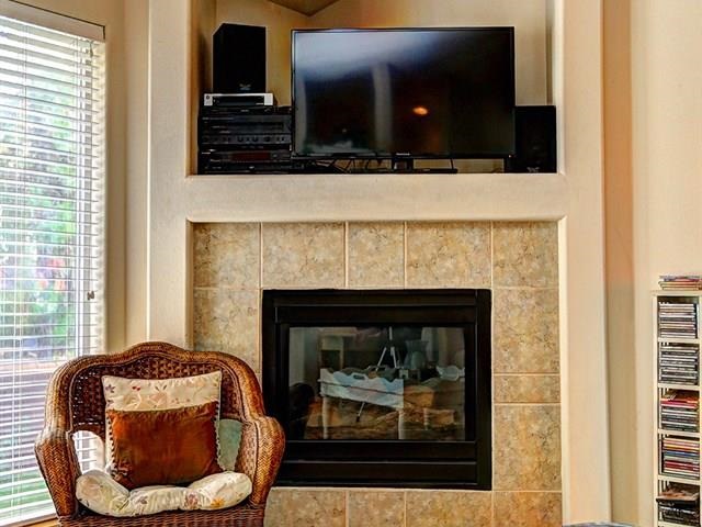 518 E Blackhawk Dr - Photo 5