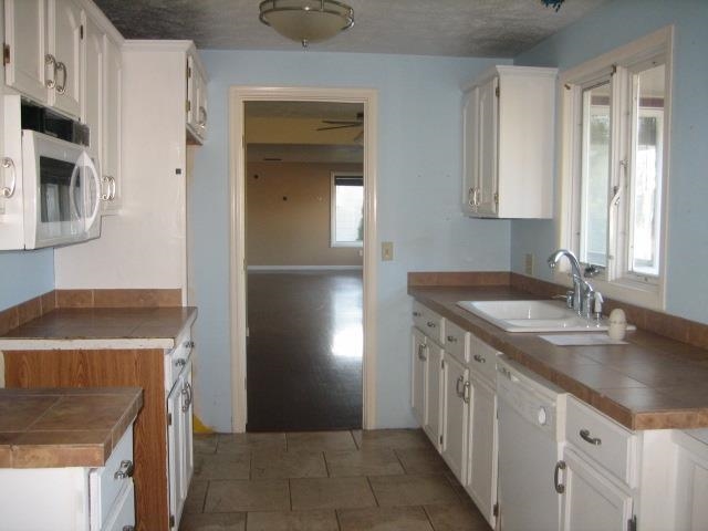 12506 E 16th Avenue - Photo 5