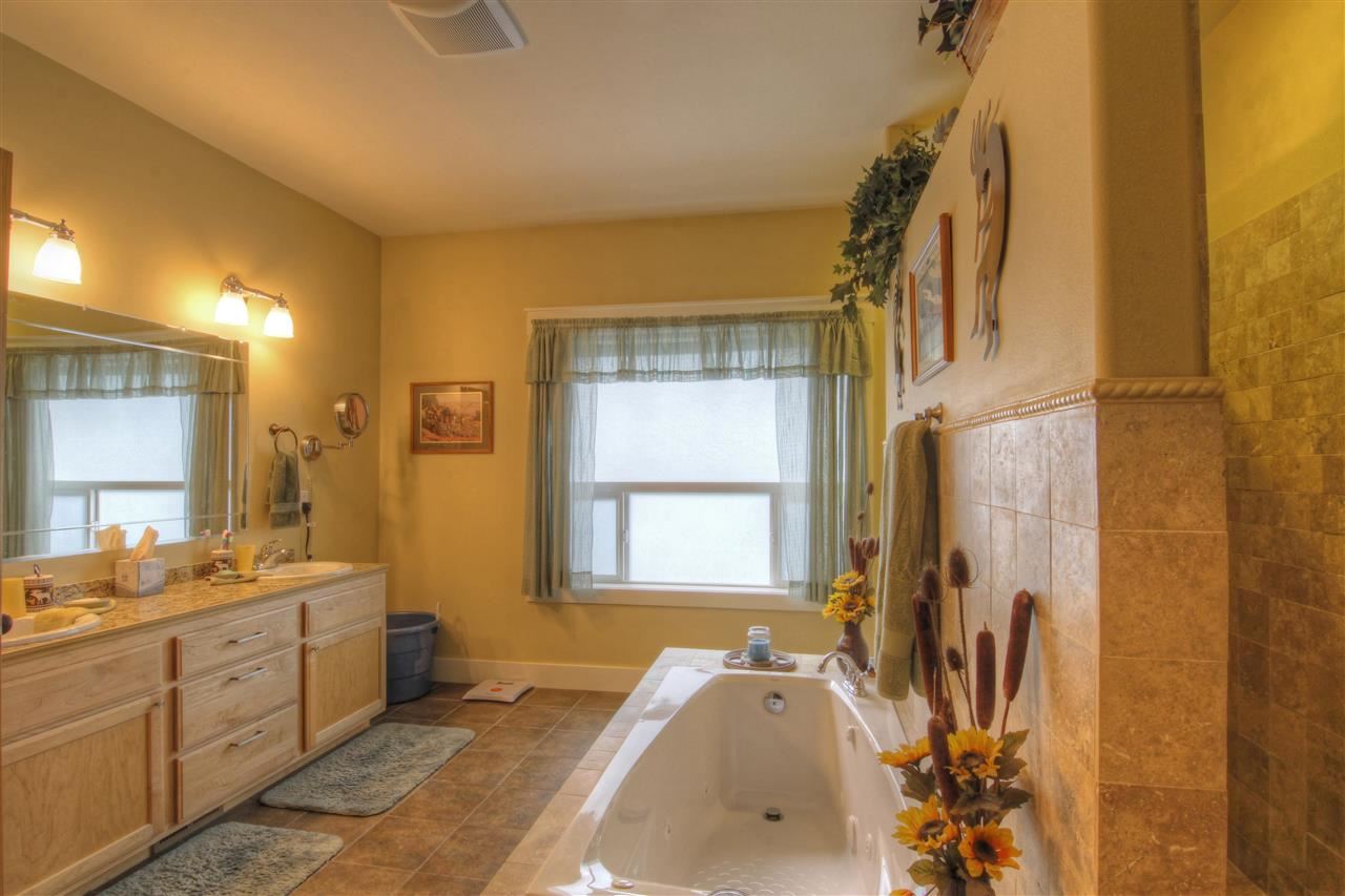 720 W Fender Rd - Photo 13
