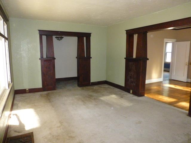 820 E 9th Ave - Photo 6