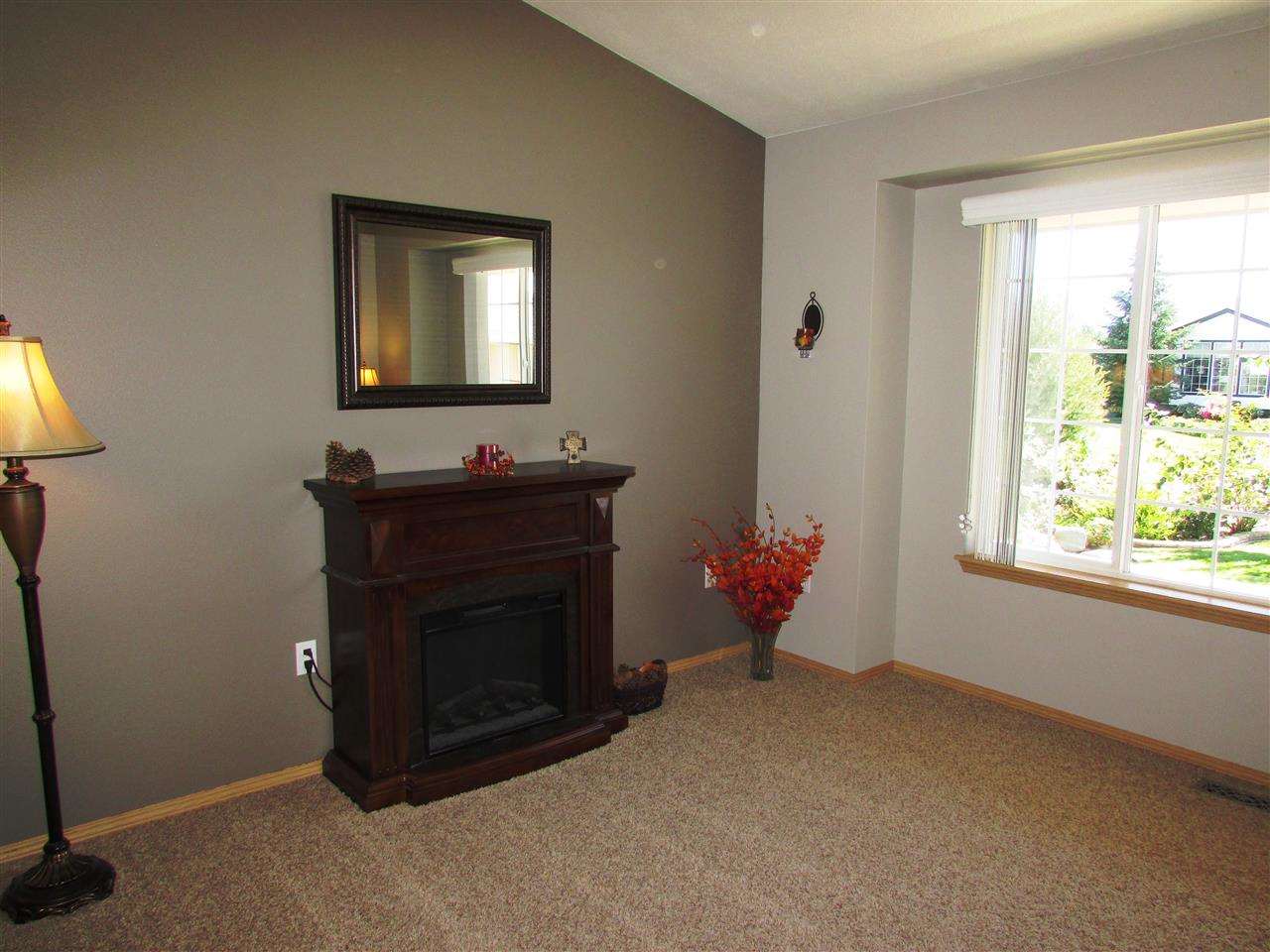 19121 E Baldwin Ln - Photo 5