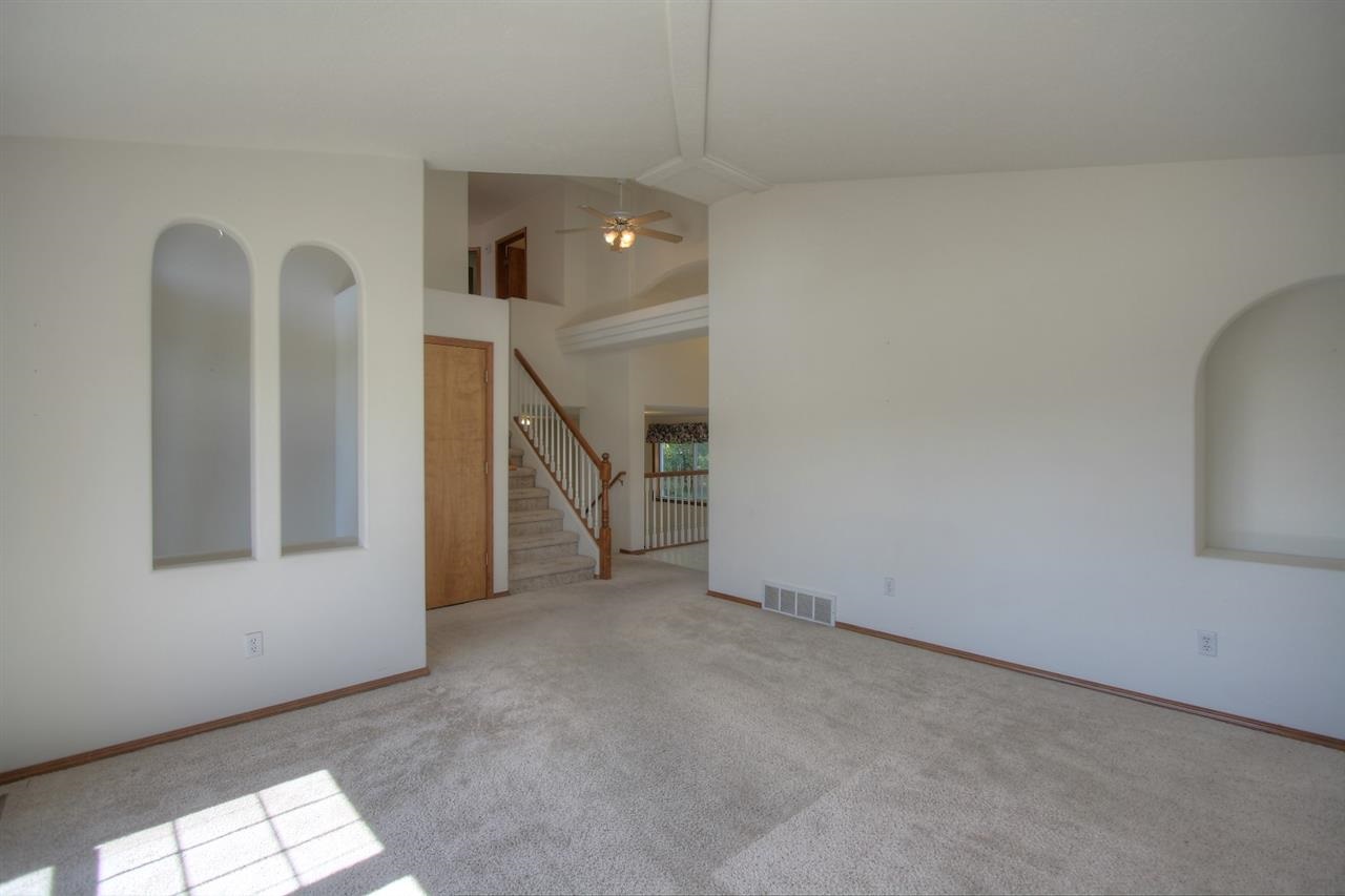 17716 N Lidgerwood St - Photo 3
