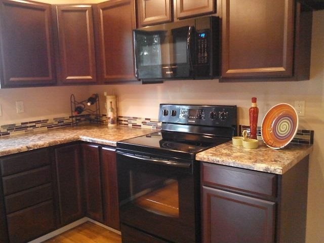 16820 W Laurel Dr - Photo 4