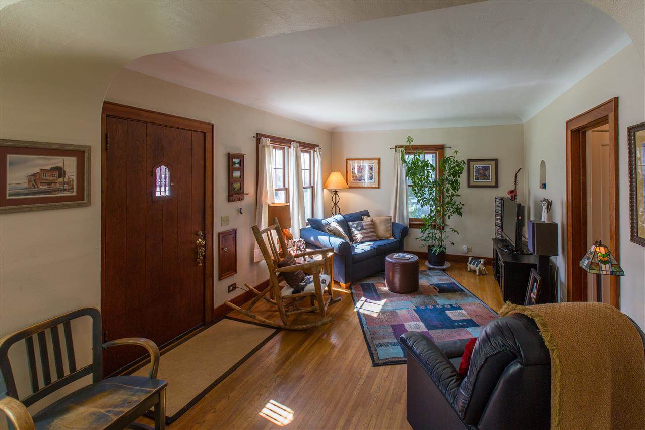 1227 E 13th Ave - Photo 3