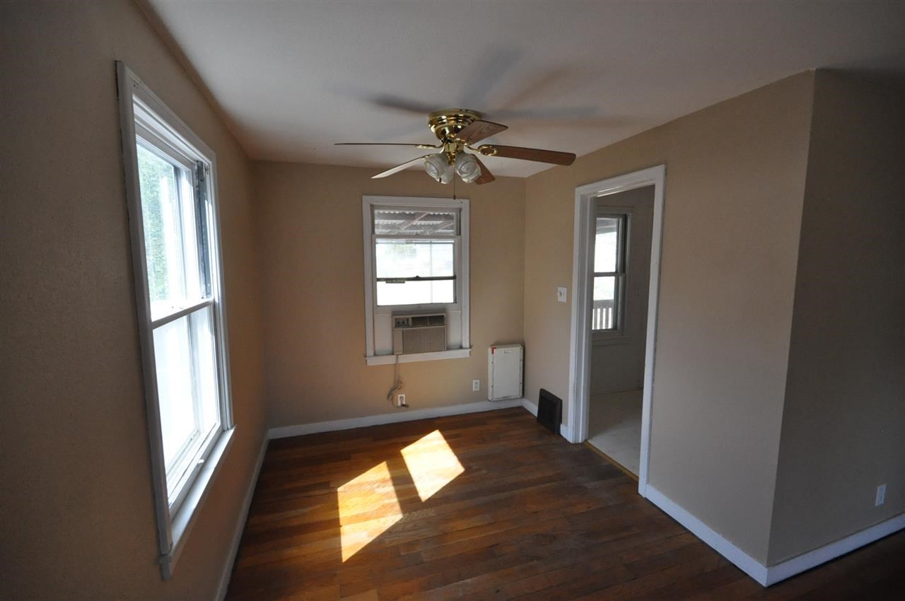 2412 W OLYMPIC Ave - Photo 4