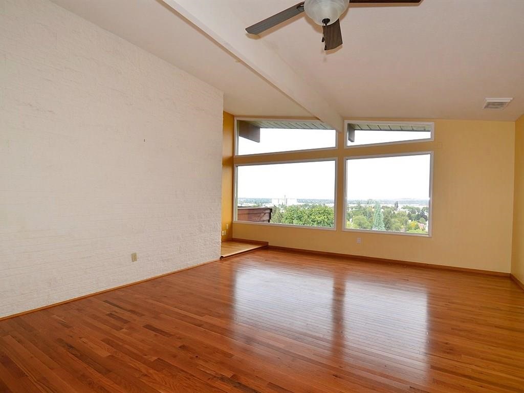 2434 E 9th Ave - Photo 4