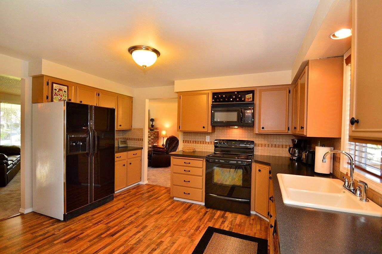 310 E Elto - Photo 6
