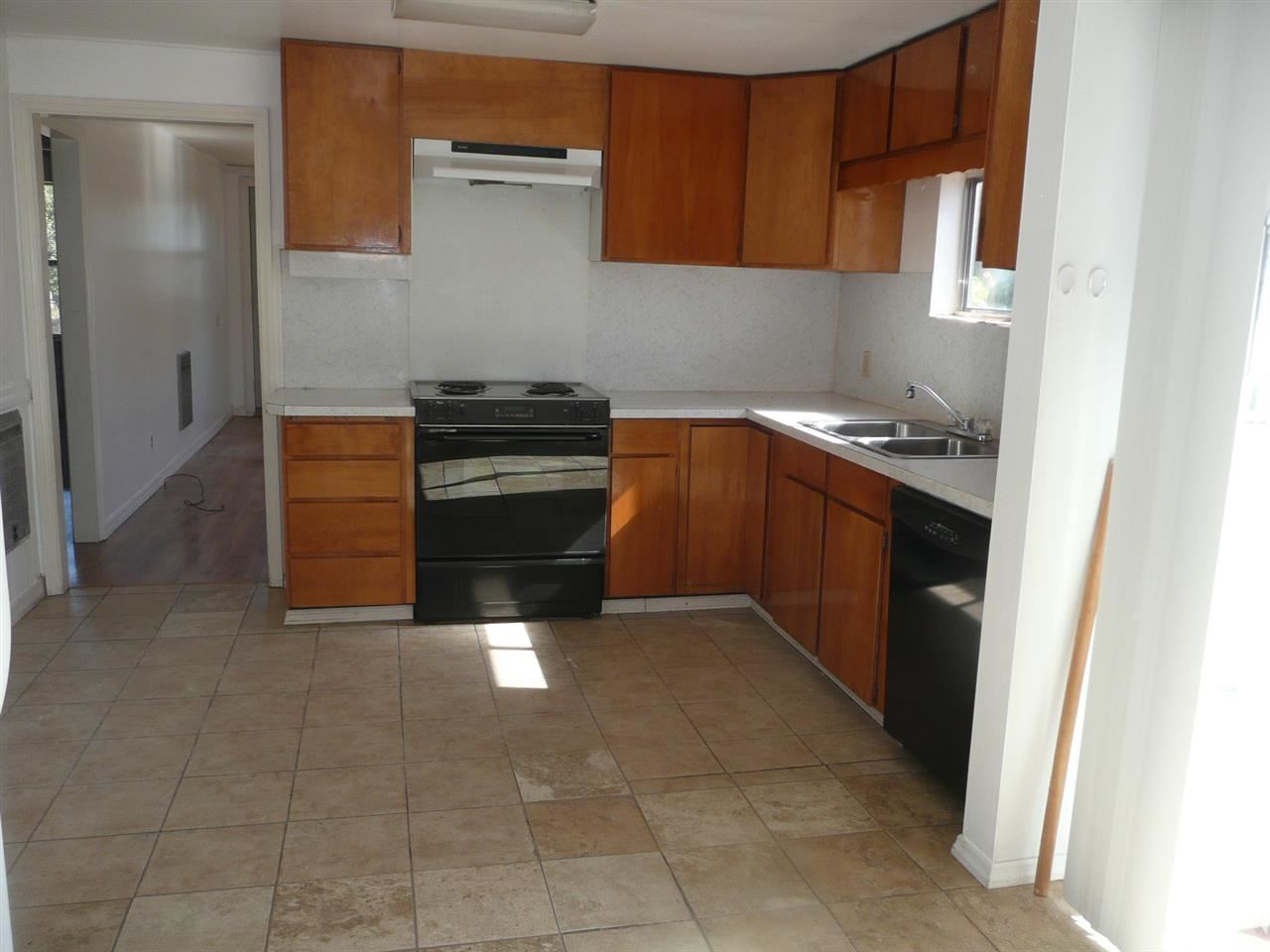 320 L St - Photo 4