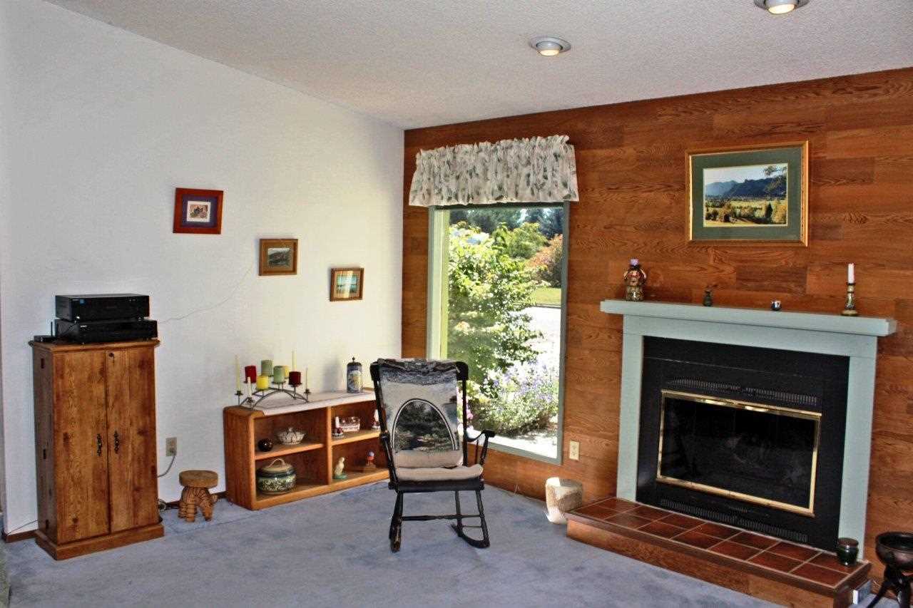 2011 E 48th - Photo 3