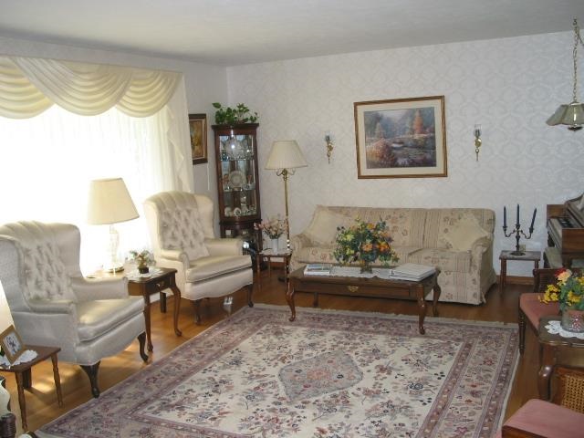 718 E 23rd - Photo 4