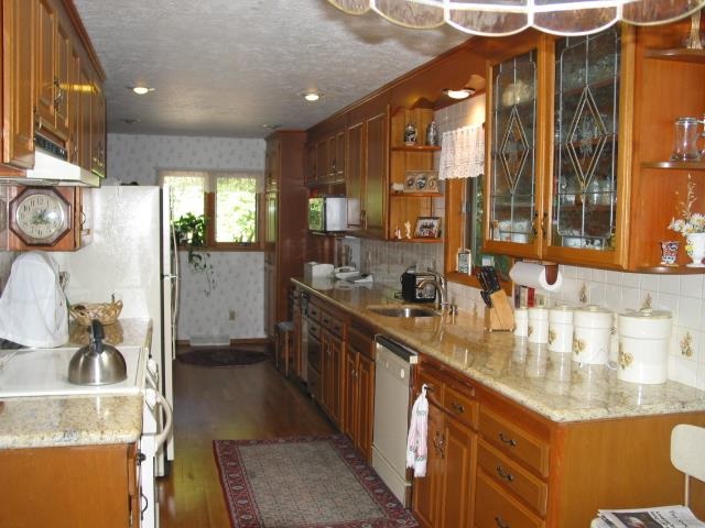 718 E 23rd - Photo 10