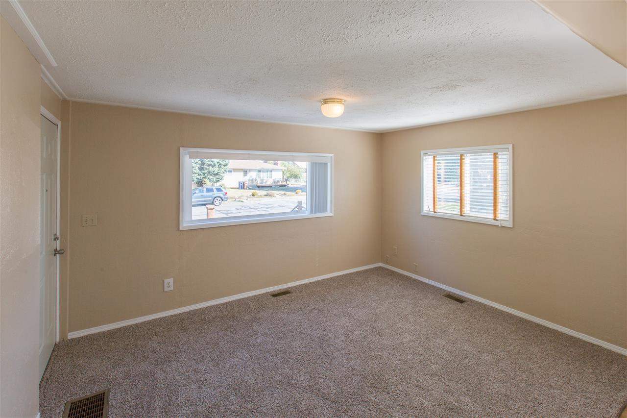 2214 E Rowan Ave - Photo 4