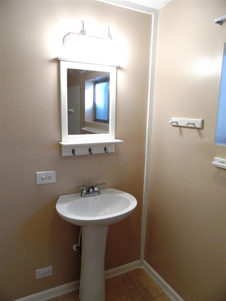 514 E Everett Ave - Photo 10