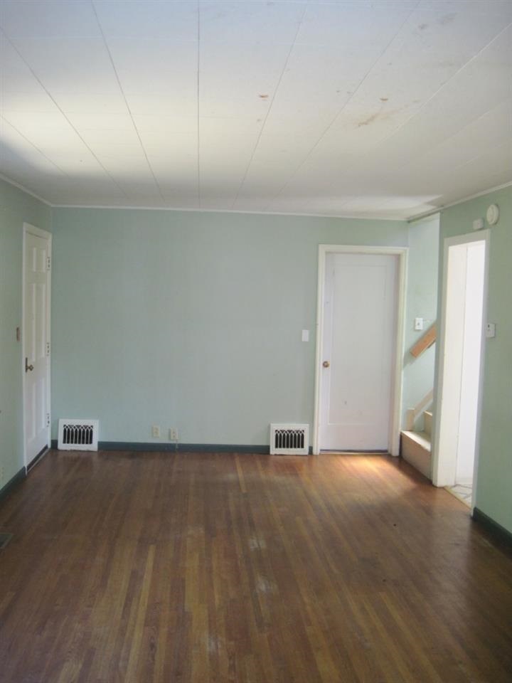 8010 E Grace Ave - Photo 2
