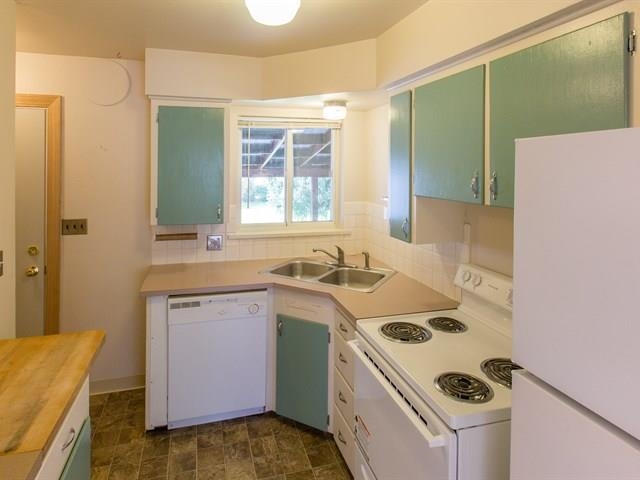 1743 N Smith St - Photo 5