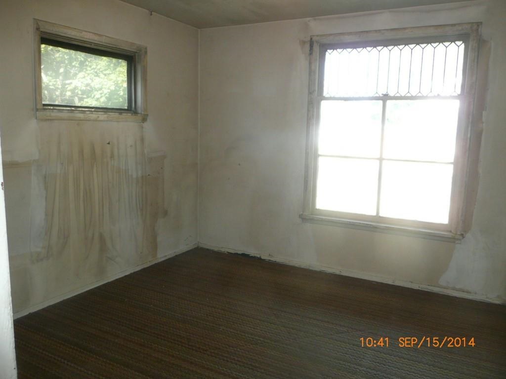 1303 W Grace Ave - Photo 9