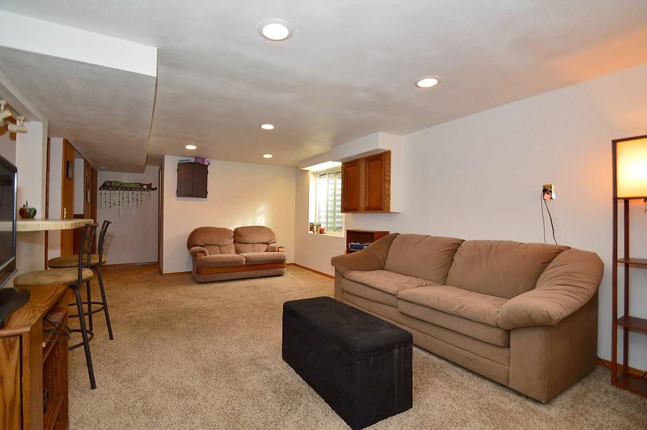 12714 E Blossey Ave - Photo 14