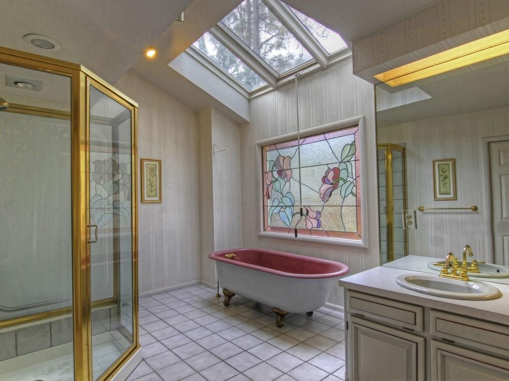 208 W Woodway - Photo 11