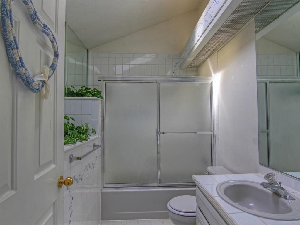 208 W Woodway - Photo 14