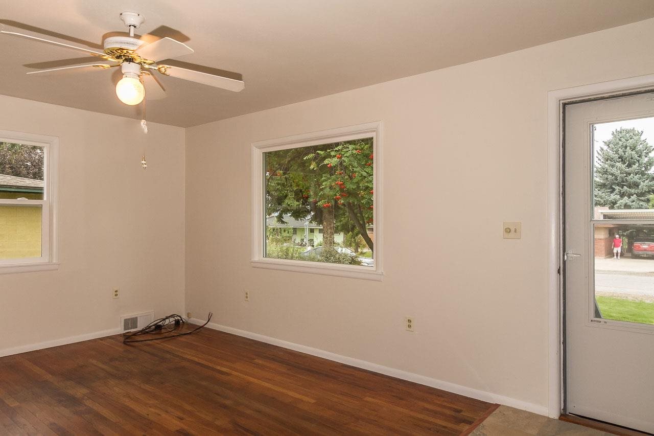 125 Crestview Dr - Photo 3