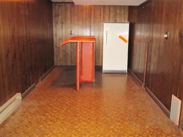 6104 N Maple St - Photo 12