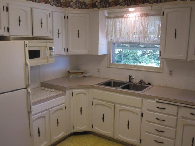 6104 N Maple St - Photo 4