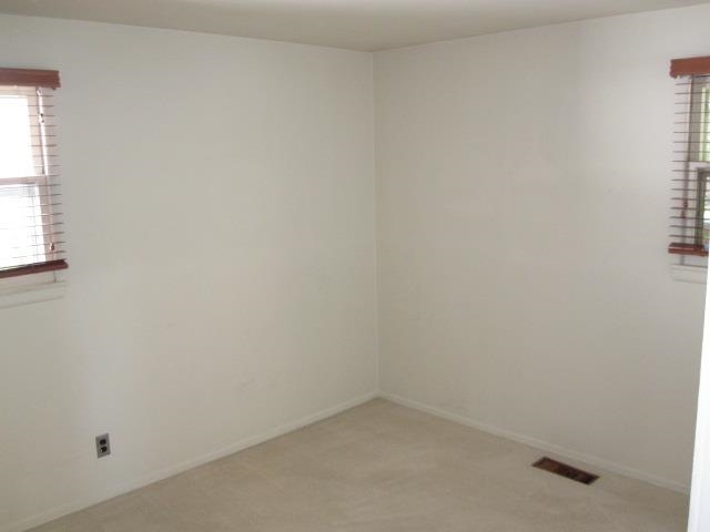 6104 N Maple St - Photo 7