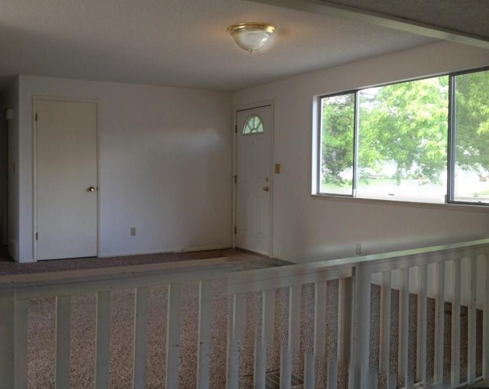 4625 N Darin Rd - Photo 3