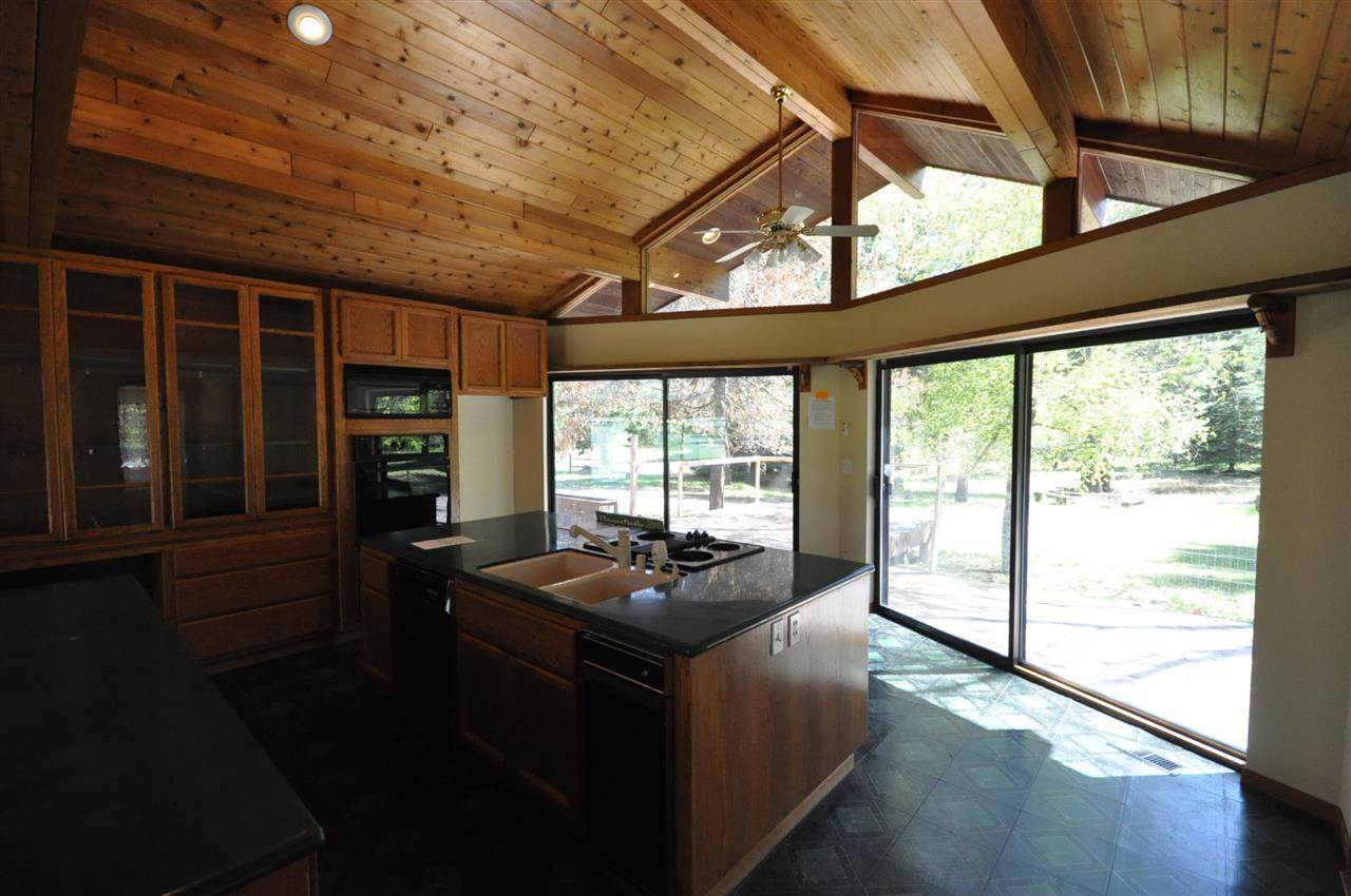 444 Forest Grove - Photo 4