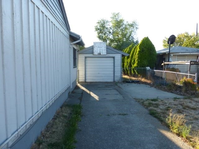 2409 N Sycamore St - Photo 16