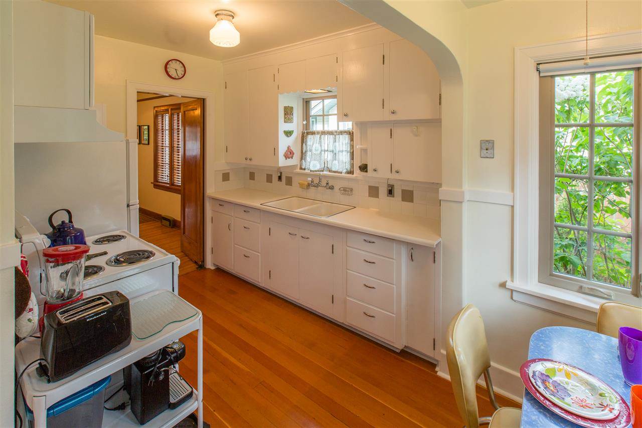 517 W 26TH Ave - Photo 9