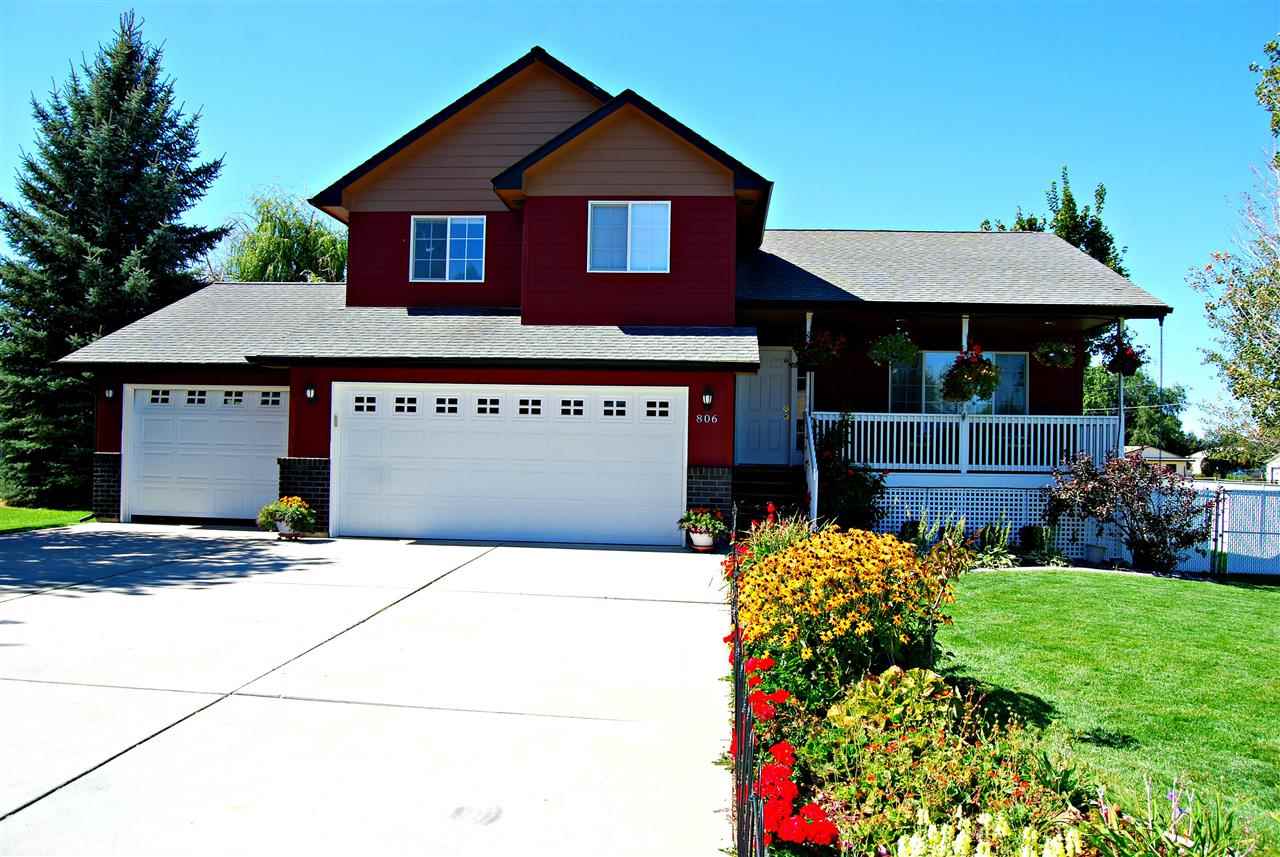 806 S Harmony - Photo 1