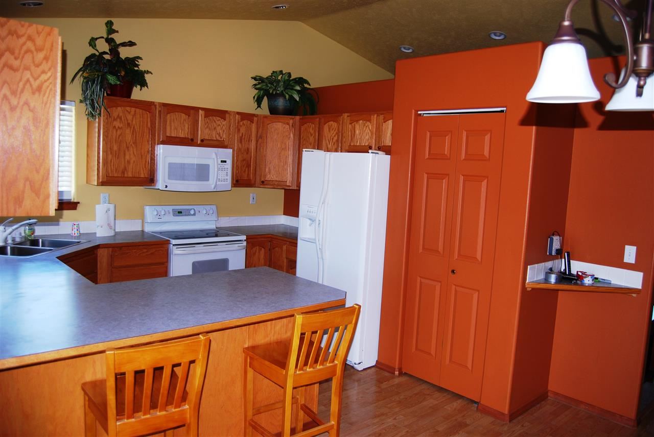 806 S Harmony - Photo 2