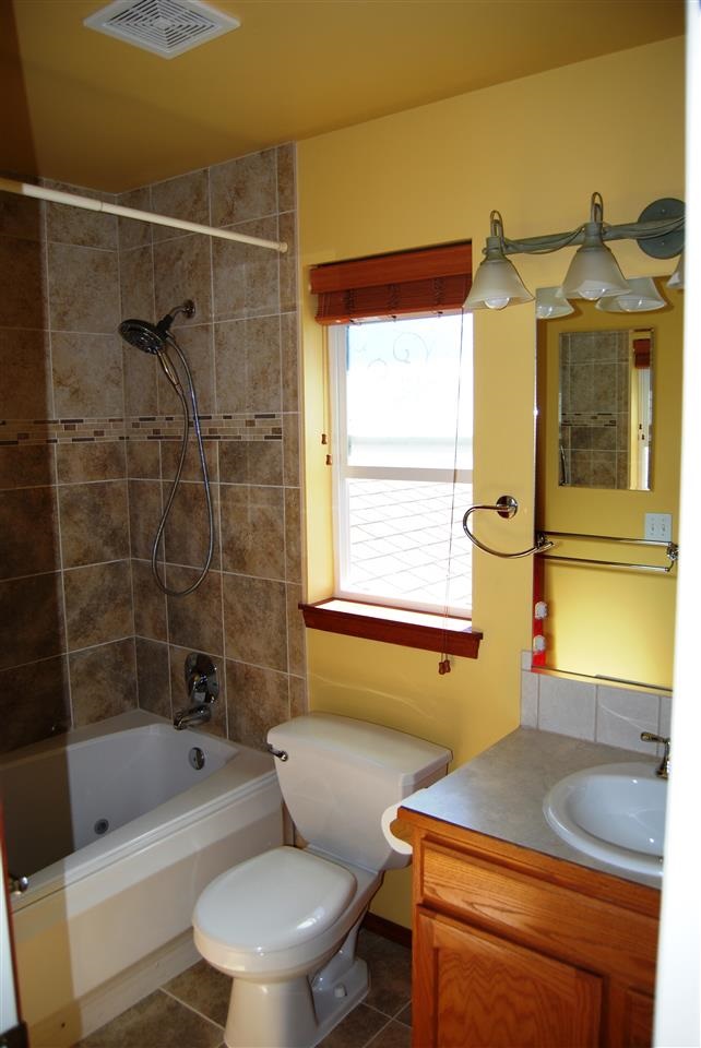 806 S Harmony - Photo 5