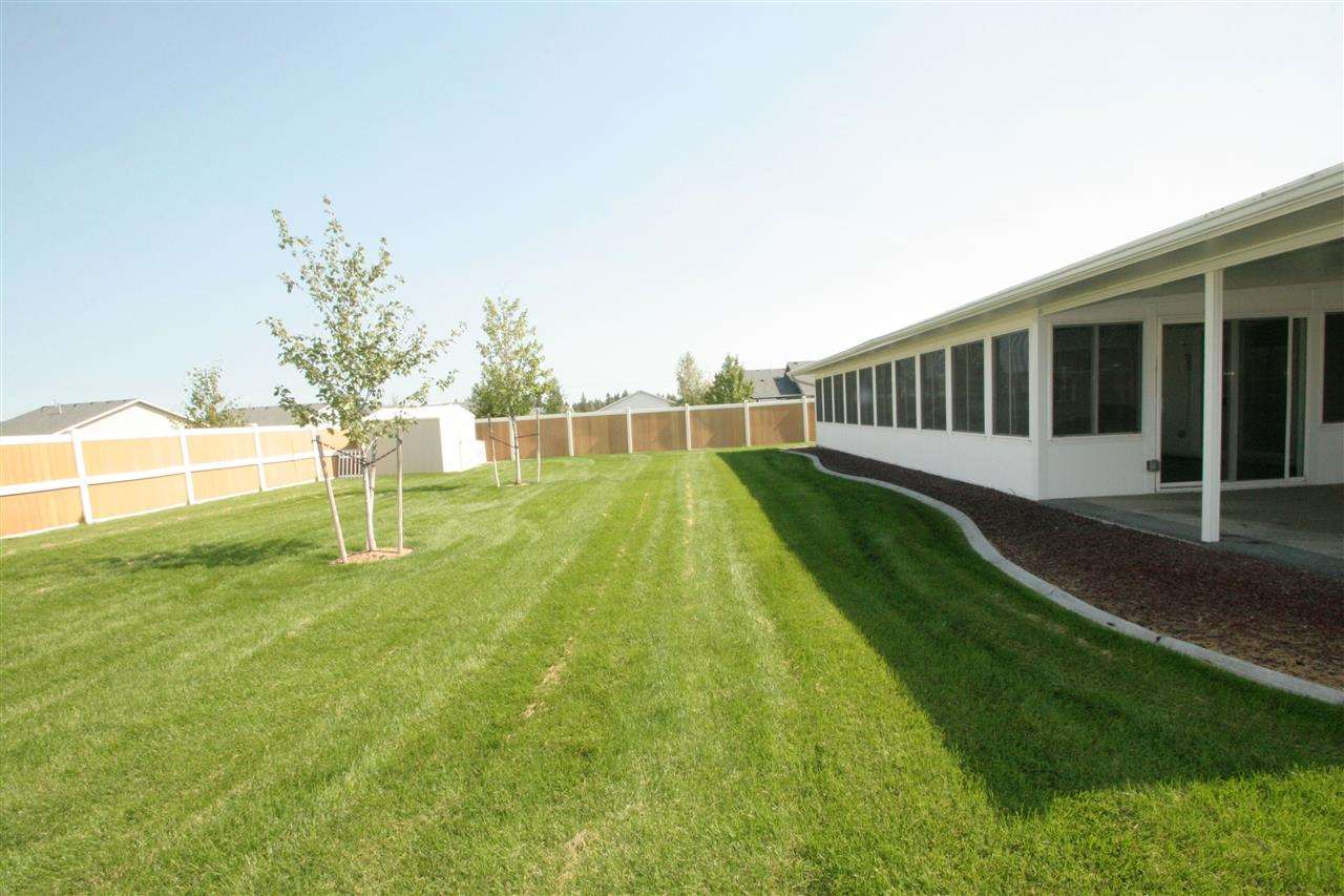 9318 W CLAIRE - Photo 18