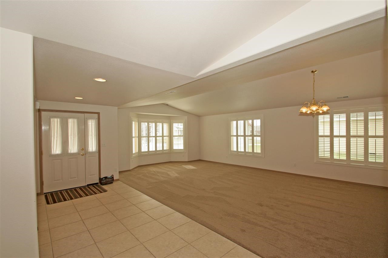 9318 W CLAIRE - Photo 3