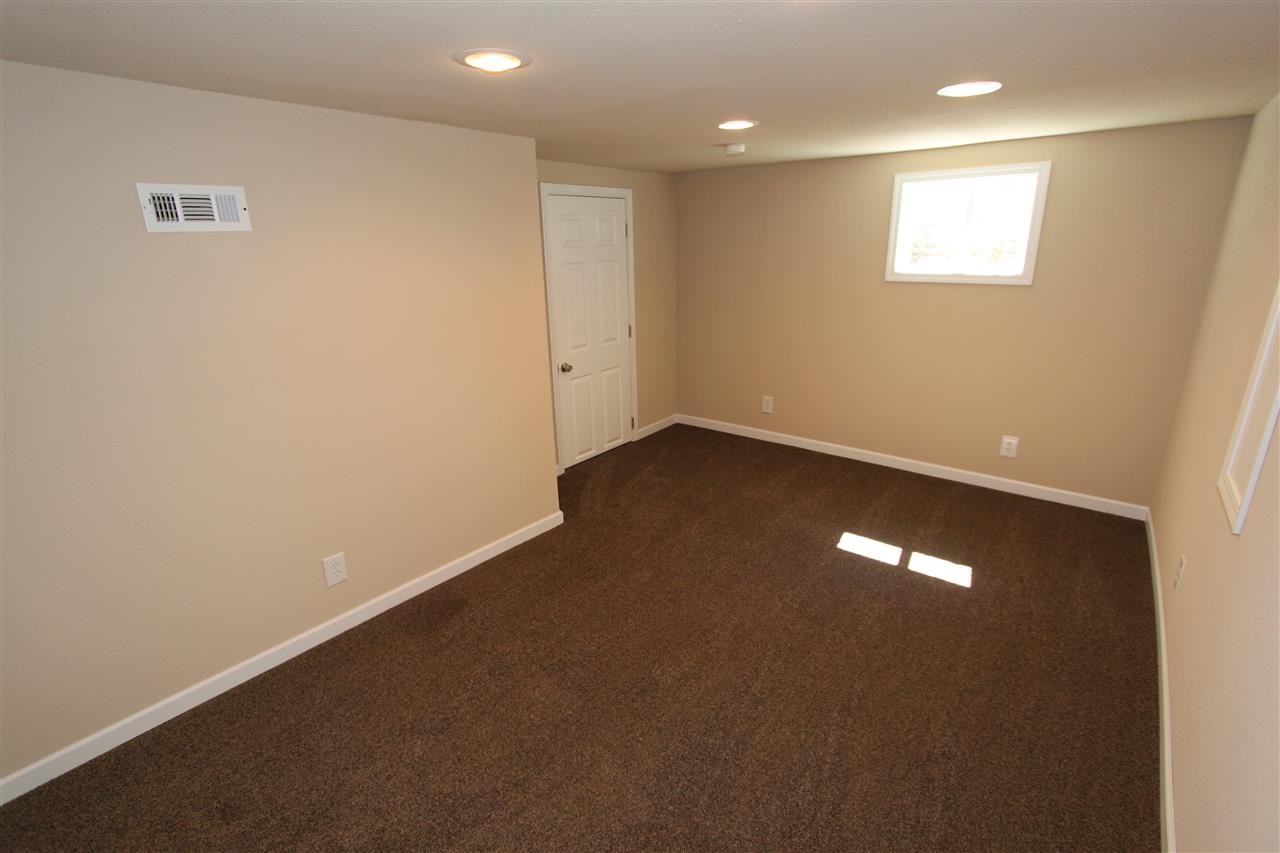 5204 N Oak - Photo 17