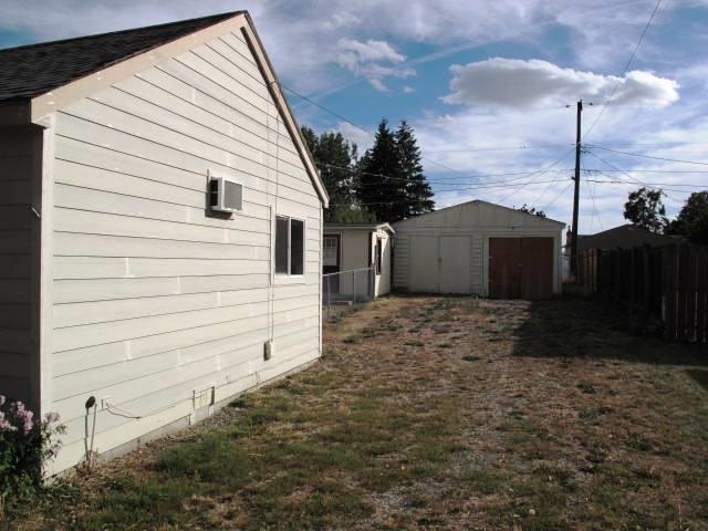 3832 E Bridgeport Avenue - Photo 18