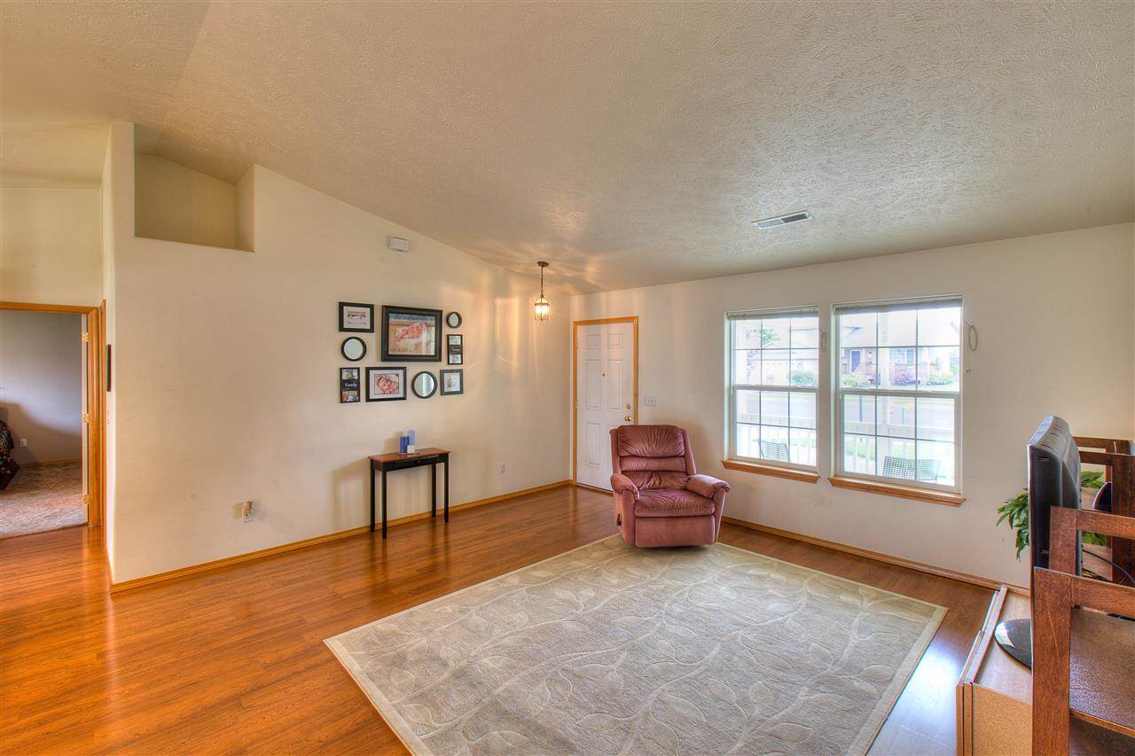 1516 E Weile Ave - Photo 3