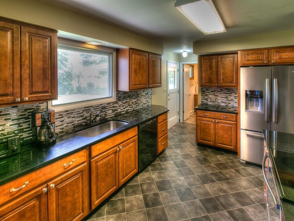 11807 E 15th Ave - Photo 3