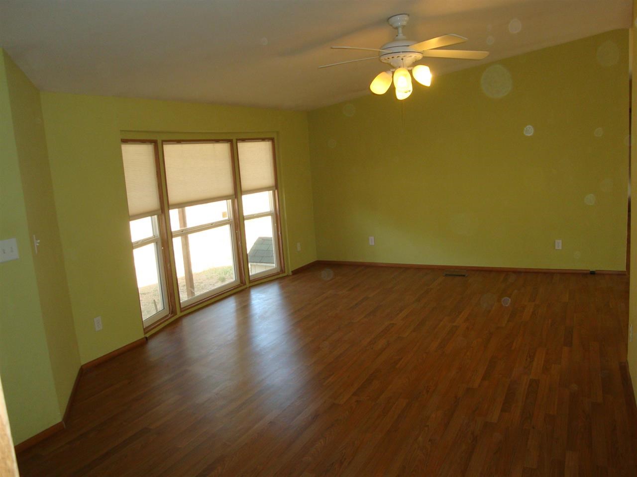 5504 E Stoughton Rd - Photo 4
