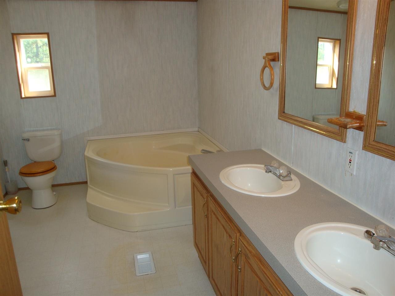 5504 E Stoughton Rd - Photo 9
