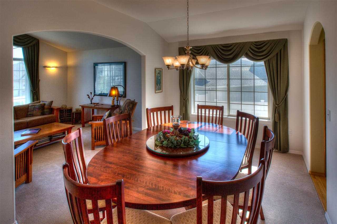2310 S Viewmont Dr - Photo 3