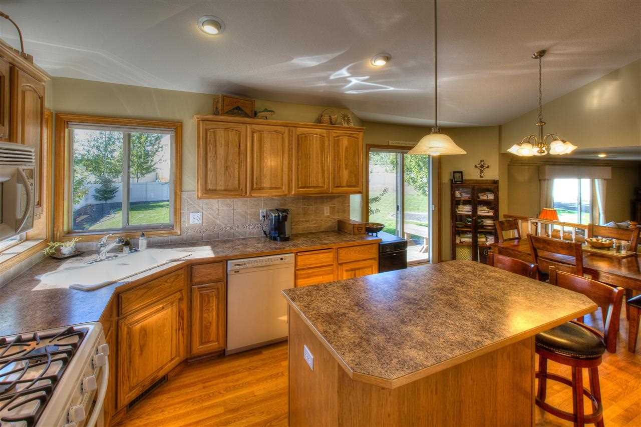 2310 S Viewmont Dr - Photo 5