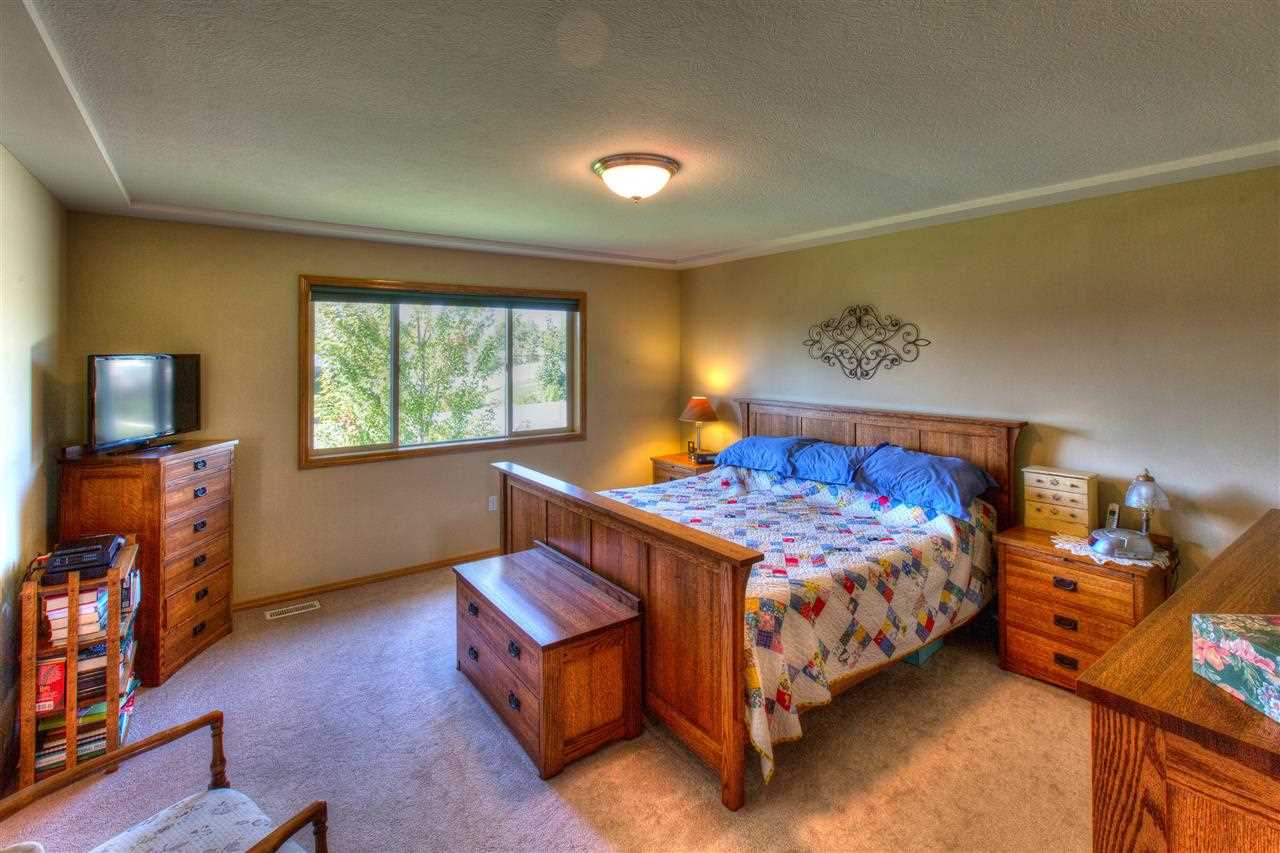 2310 S Viewmont Dr - Photo 10